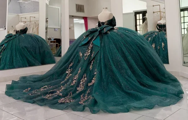 Gorgeous Glittery Tulle Appliqued Quinceanera Dresses Off Shoulder Sweet 16 Party Gowns