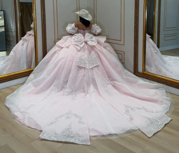 Gorgeous Glittery Tulle Appliqued Quinceanera Dresses Off Shoulder Sweet 16 Party Gowns