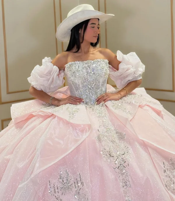 Gorgeous Glittery Tulle Appliqued Quinceanera Dresses Off Shoulder Sweet 16 Party Gowns