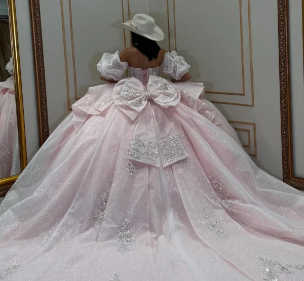 Gorgeous Glittery Tulle Appliqued Quinceanera Dresses Off Shoulder Sweet 16 Party Gowns