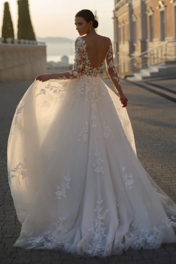A-Line Low V Neck Long Sleeves Appliques Open Back Tulle Boho Wedding Dress